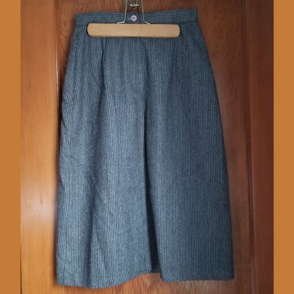 Vintage 80s, A-line skirt, S, US 7, front pleats 1 side, wool blend, Le Chateau - Picture 3 of 6